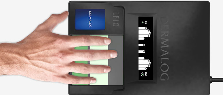 [Translate to de:] Scanning four Finger simultaniously with LF10 