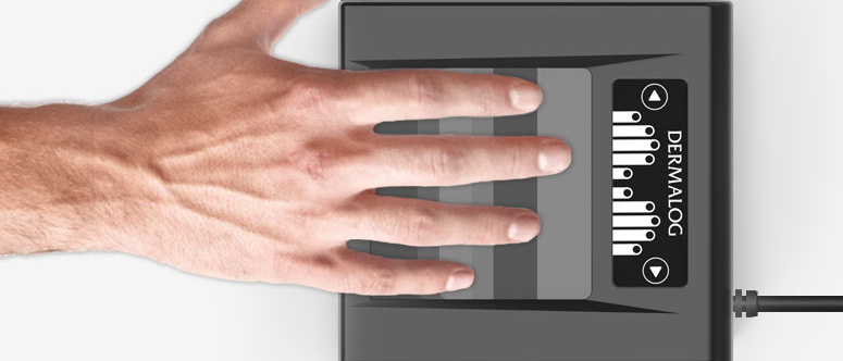 Scanning four finger simultaneously with Fingerprint Scanner ZF10.