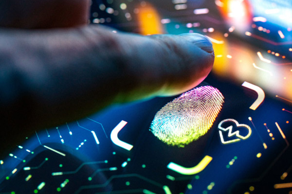 Les systèmes d'empreintes digitales de DERMALOG comptent parmi les solutions de détection du vivant les plus fiables au monde.