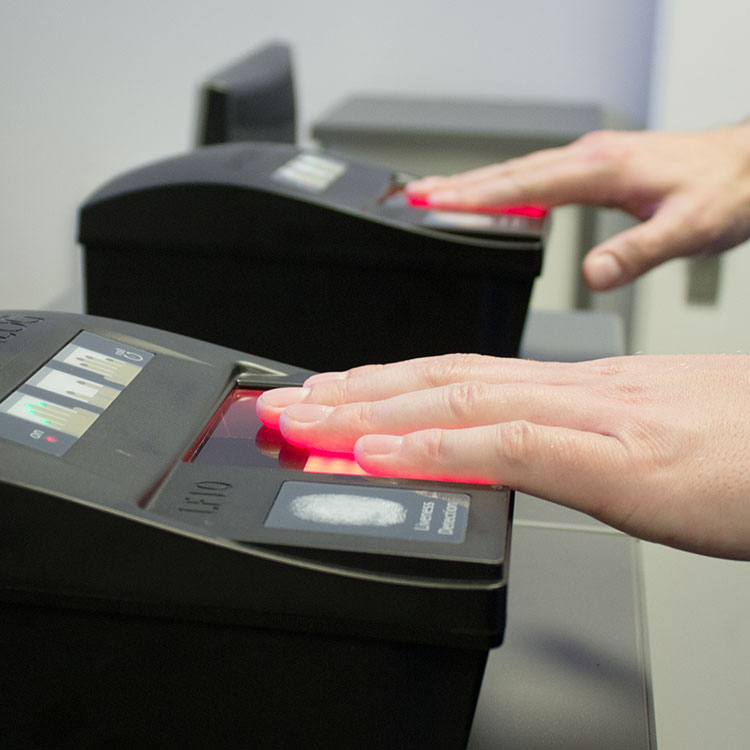 lf10-fingerprint-scanner-captures-tenprint-and-rolled-fingerprints