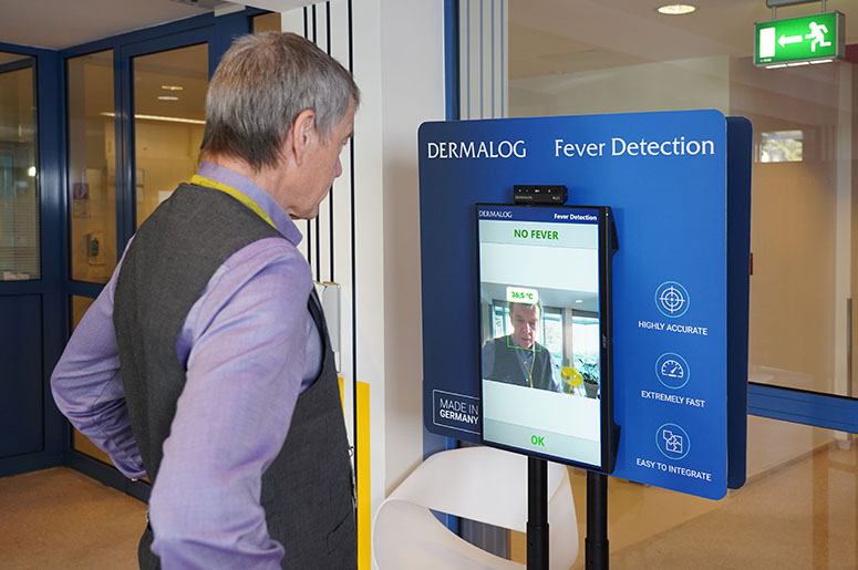 Professor Klaus Püschel, Chair of the Legal Medicine Department at University Medical Center Hamburg, during DERMALOG's temperature check.